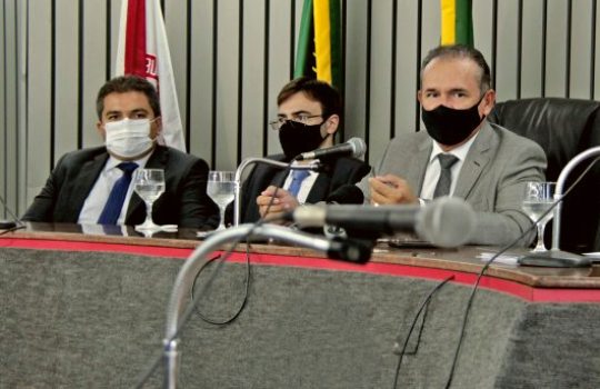 Washington Araújo realiza prestação de contas do Poder Judiciário cearense