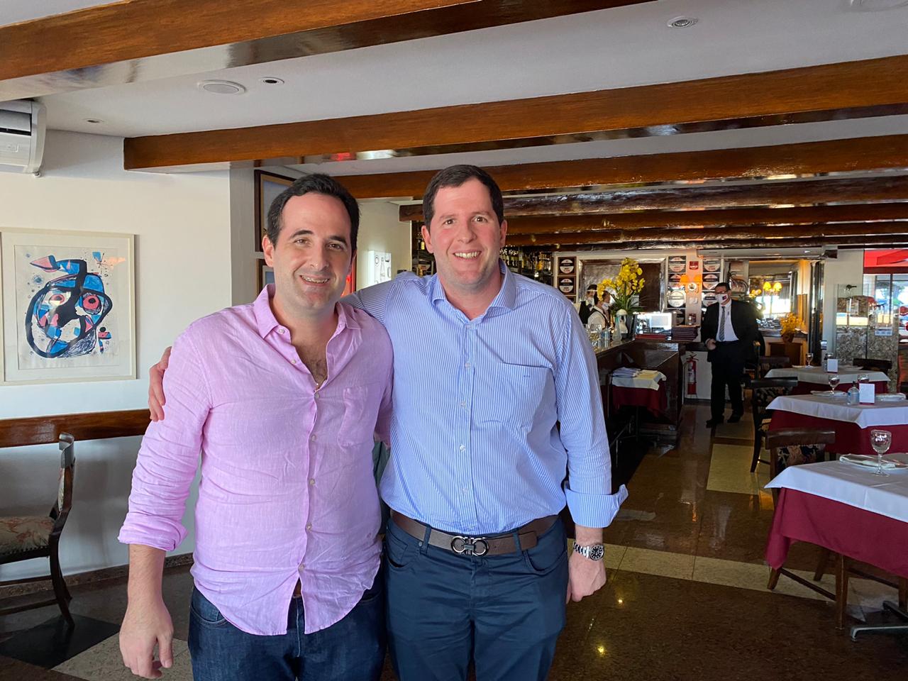 Leonardo e Rodrigo Carneiro trocam de idade e comemoram a data no Marcel Leonardo e Rodrigo Carneiro trocam de idade e comemoram a data no Marcel