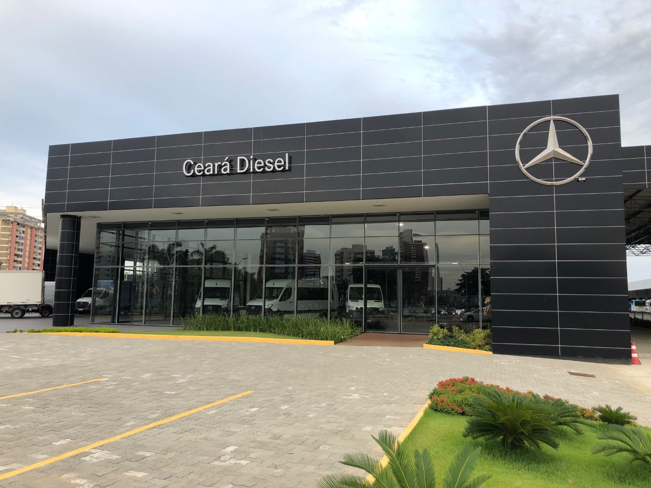 Concessionária cearense inaugura a primeira Van Center do Nordeste