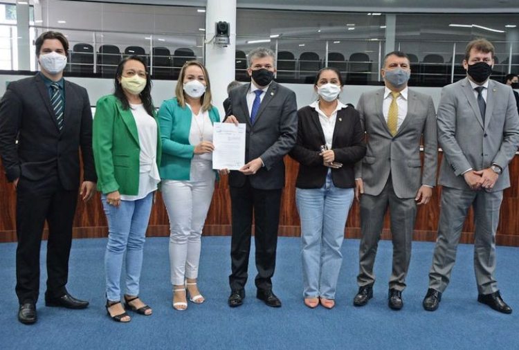 CMFor instala Frente Parlamentar em Defesa da Imunização contra a Covid-19