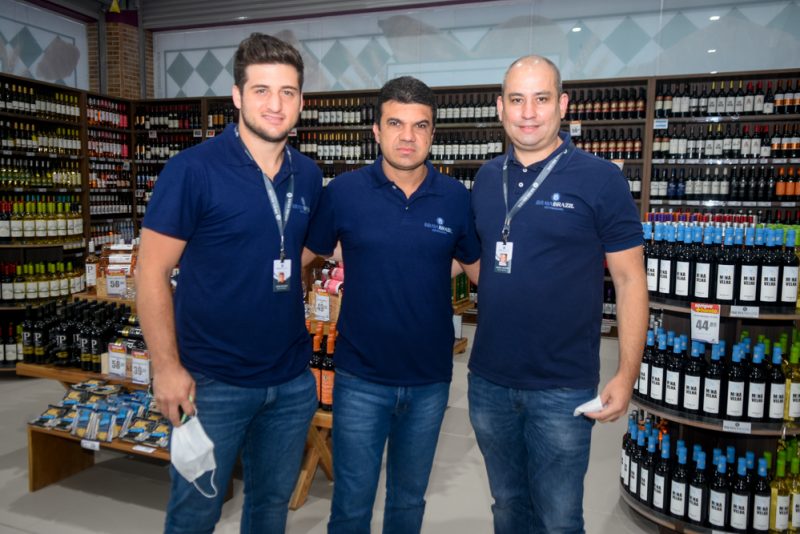 Expandindo os negócios - Brava Brazil inaugura adega de vinhos no Frangolândia Guararapes