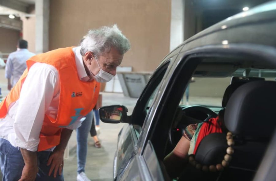 José Sarto ressalta disponibilização de táxis e carros de aplicativo para levar os idosos até drive thrus de vacinação