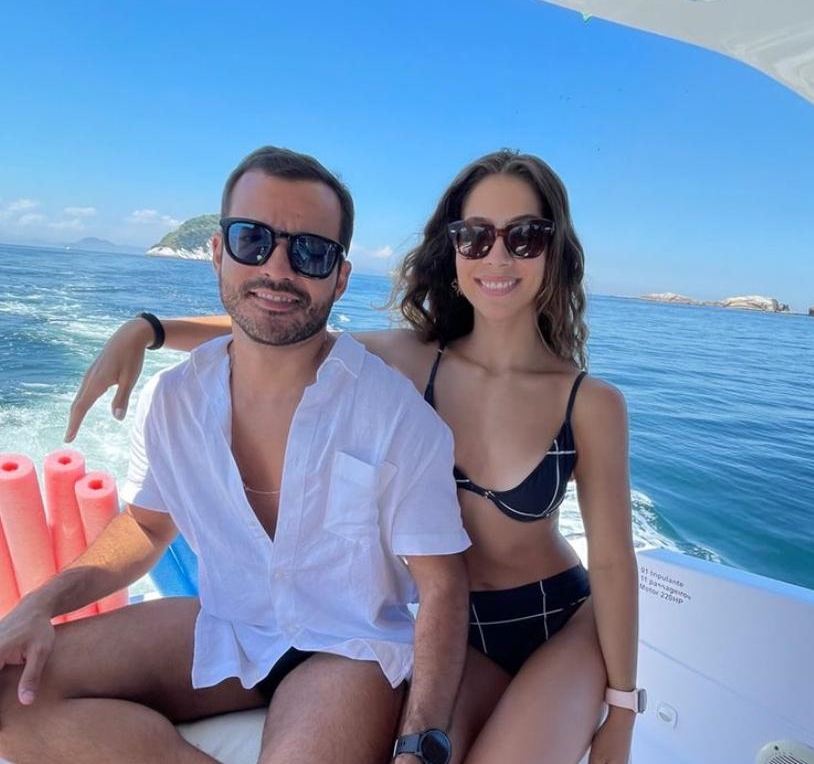 Maria Eugênia Ventura e Mario Montenegro curtem dias de relax no Rio de Janeiro