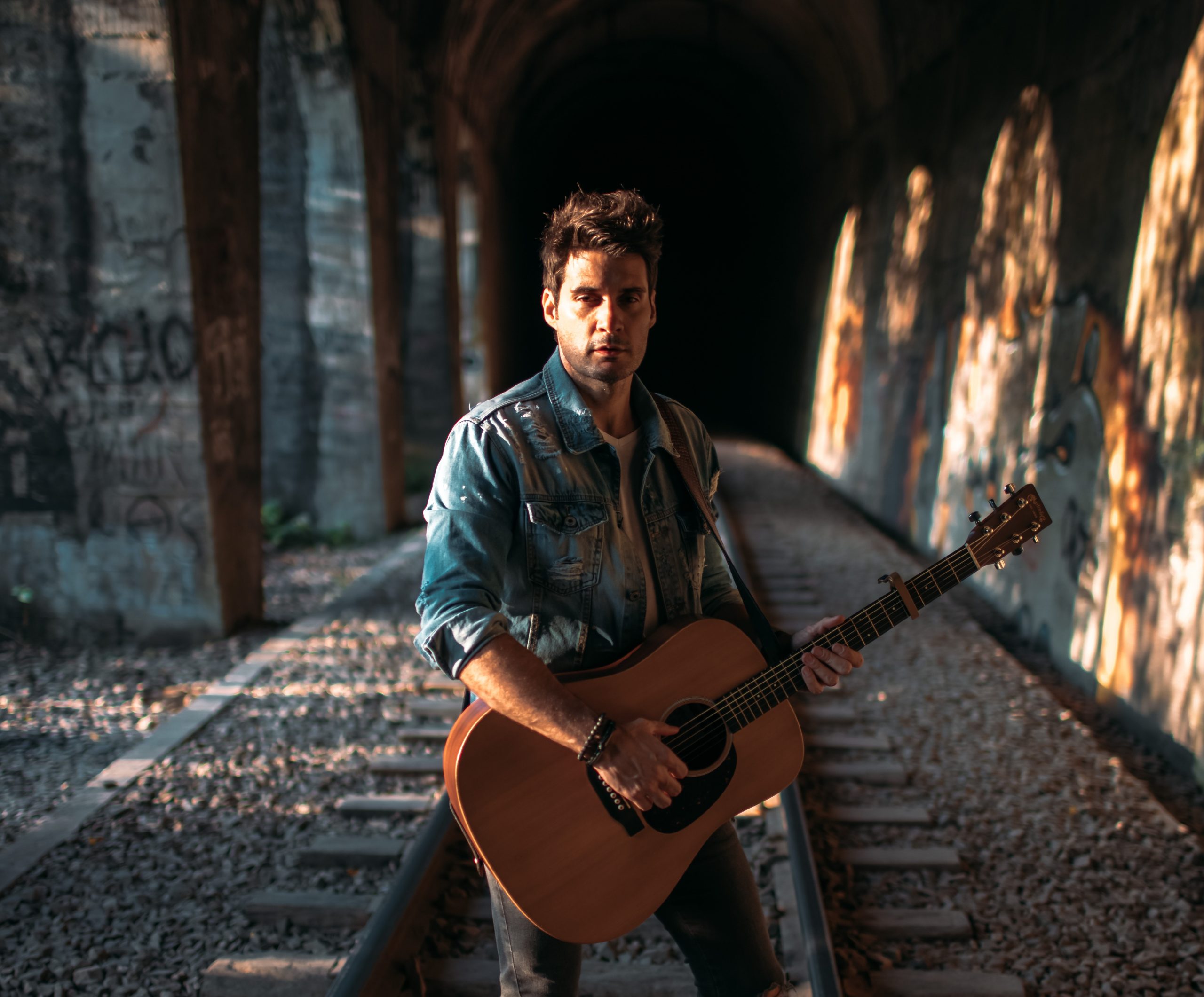 Revelação da música nacional, PS e a Banda do Porto lança “Contramão”