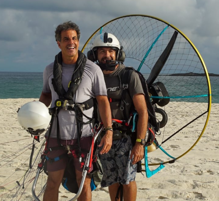Em passagem pelo Rio, Álvaro Garnero se aventura em esporte radical inédito no Brasil