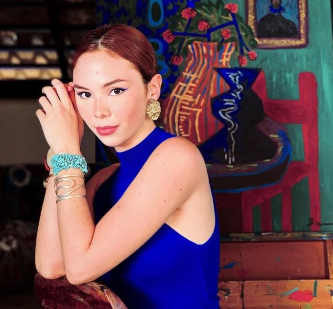 Bia Soares faz releitura de obra de Beatriz Milhazes. Vem ver!