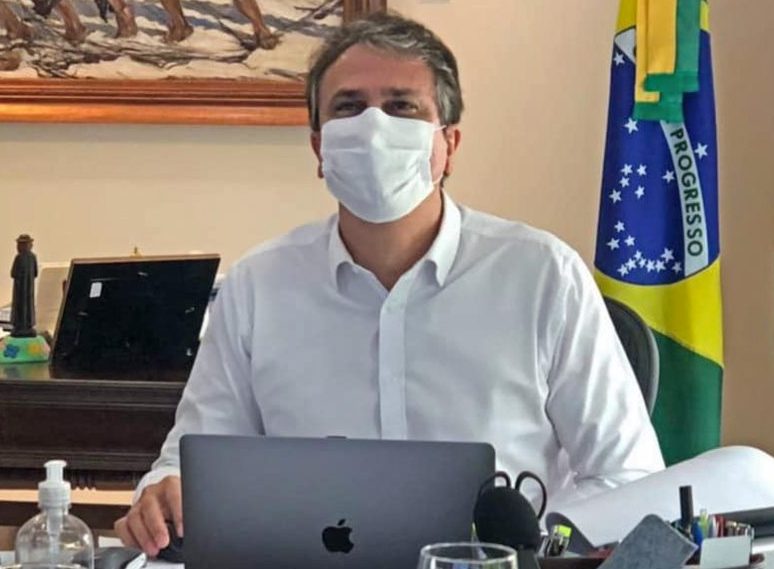 Camilo Santana anuncia a chegada de mais 371.750 doses de vacinas ao Ceará