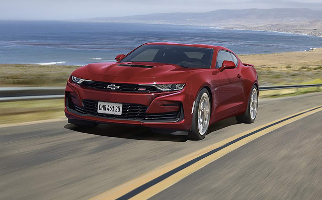 Chevrolet Camaro 2021 tem facelift e inova por dentro