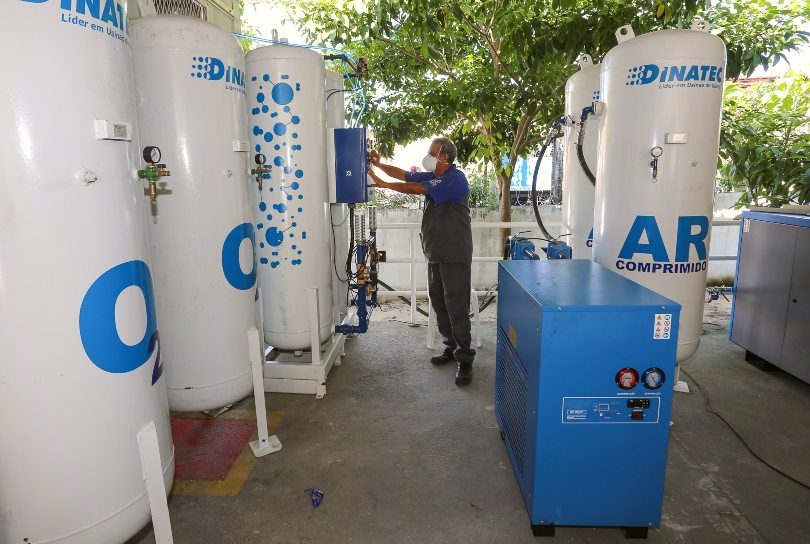 Prefeitura de Fortaleza está triplicando a produção de oxigênio medicinal nas três usinas instaladas em UPAs da Capital Prefeitura de Fortaleza está triplicando a produção de oxigênio medicinal nas três usinas instaladas em UPAs da Capital