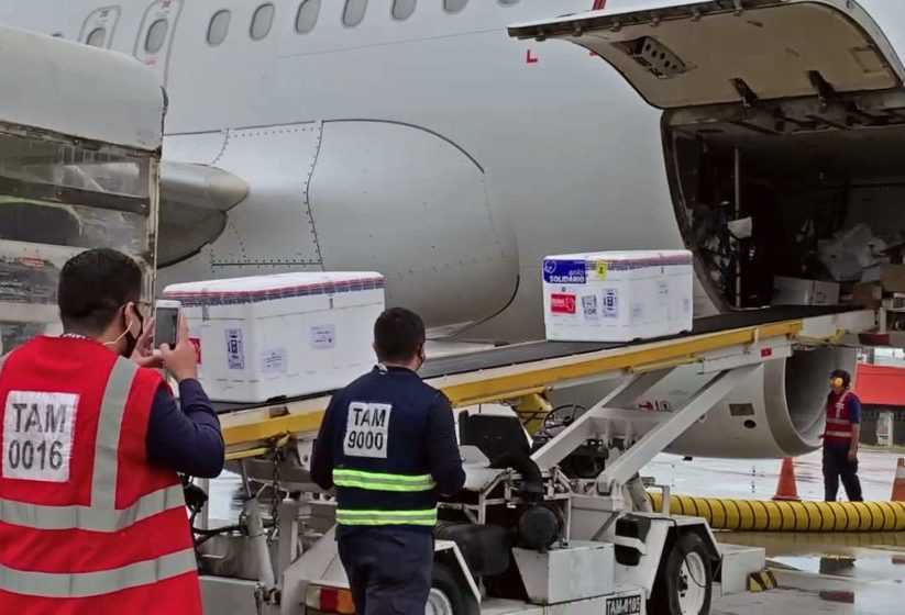 Ceará recebe novo lote de vacinas com 187.400 doses para imunizar a população