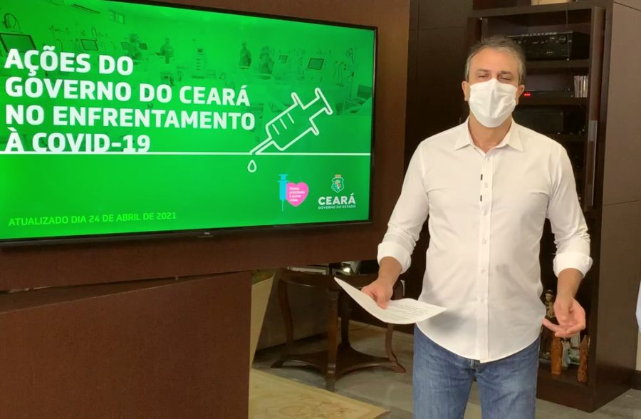 Camilo anuncia liberação de barracas de praia, academias e templos, bem como as aulas presenciais até o 9º ano no Estado