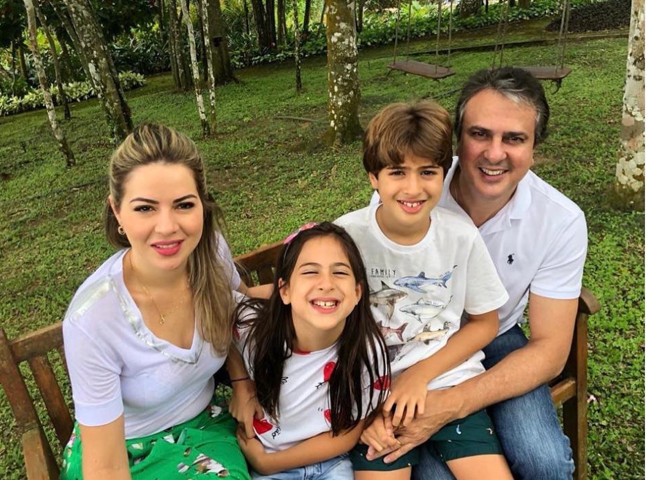 Camilo e Onélia Santana comemoram o aniversário da filha Luisa