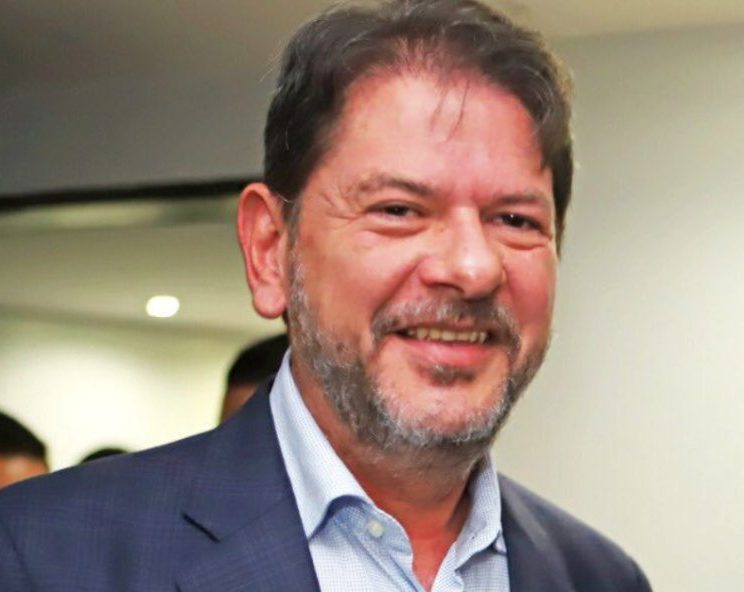 Cid Gomes critica ameaça de Bolsonaro a Randolfe Rodrigues de maneira veemente Cid Gomes critica ameaça de Bolsonaro a Randolfe Rodrigues de maneira veemente