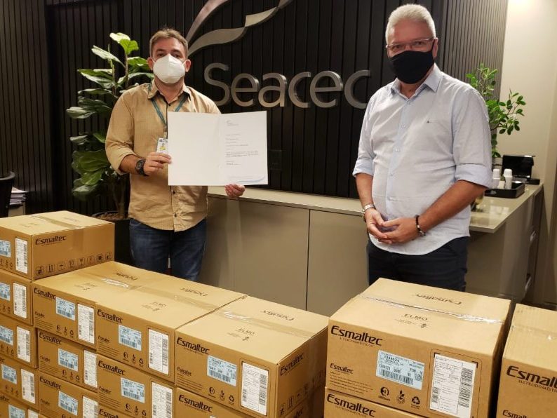 Empresas filiadas ao Seasec doam 60 capacetes Elmo para a SMS e a Sesa