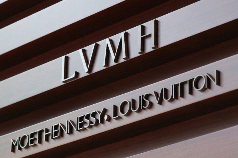 Grupo LVMH, dono de marcas como Louis Vuitton e Dior, cria plataforma para revender sobras de tecidos