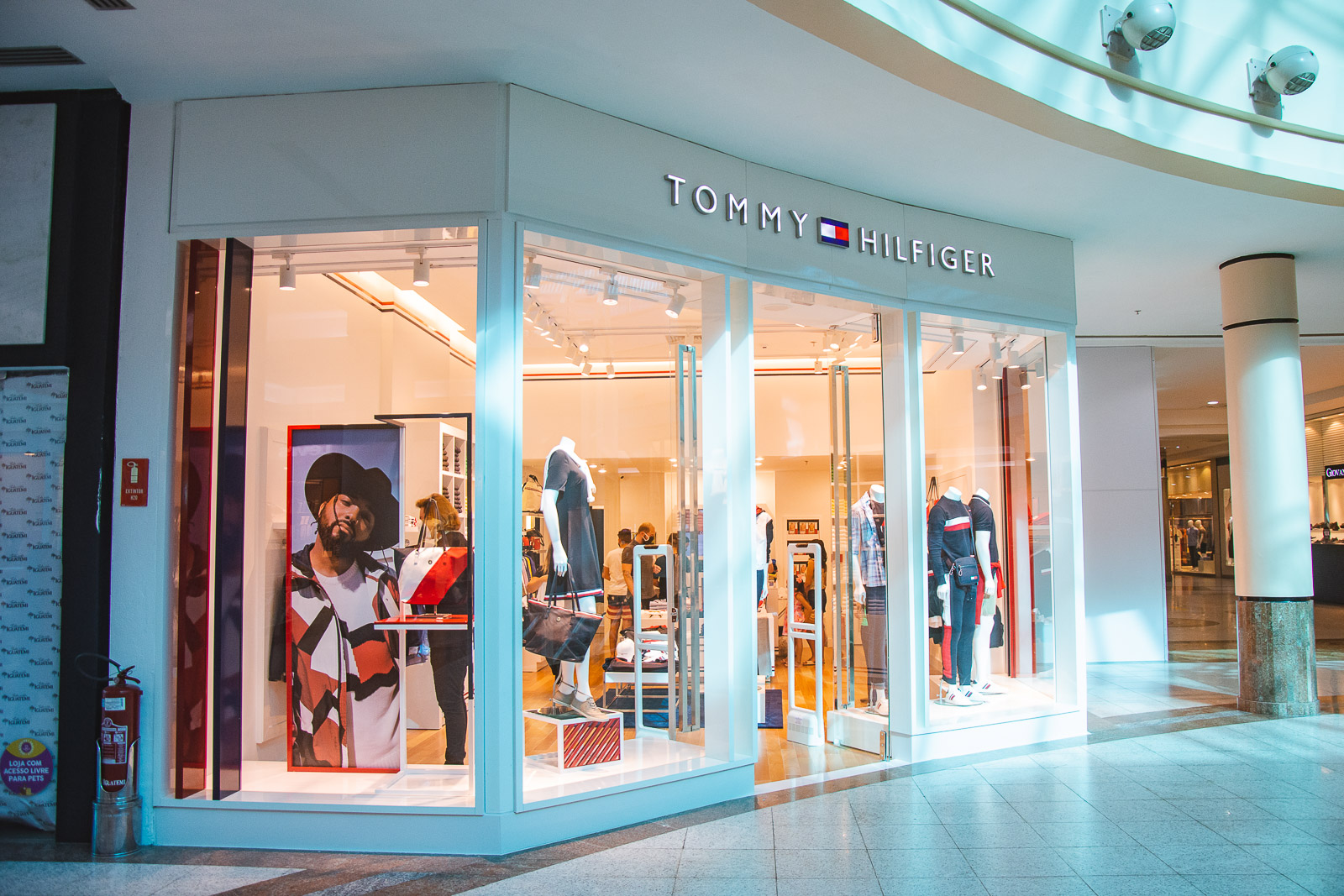 Tommy Hilfiger estreia com exclusividade no Shopping Iguatemi