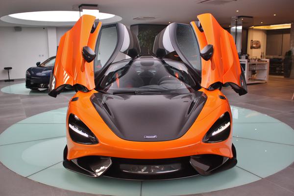 Elas mal chegaram e já foram vendidas. Conheça as McLaren 765LT