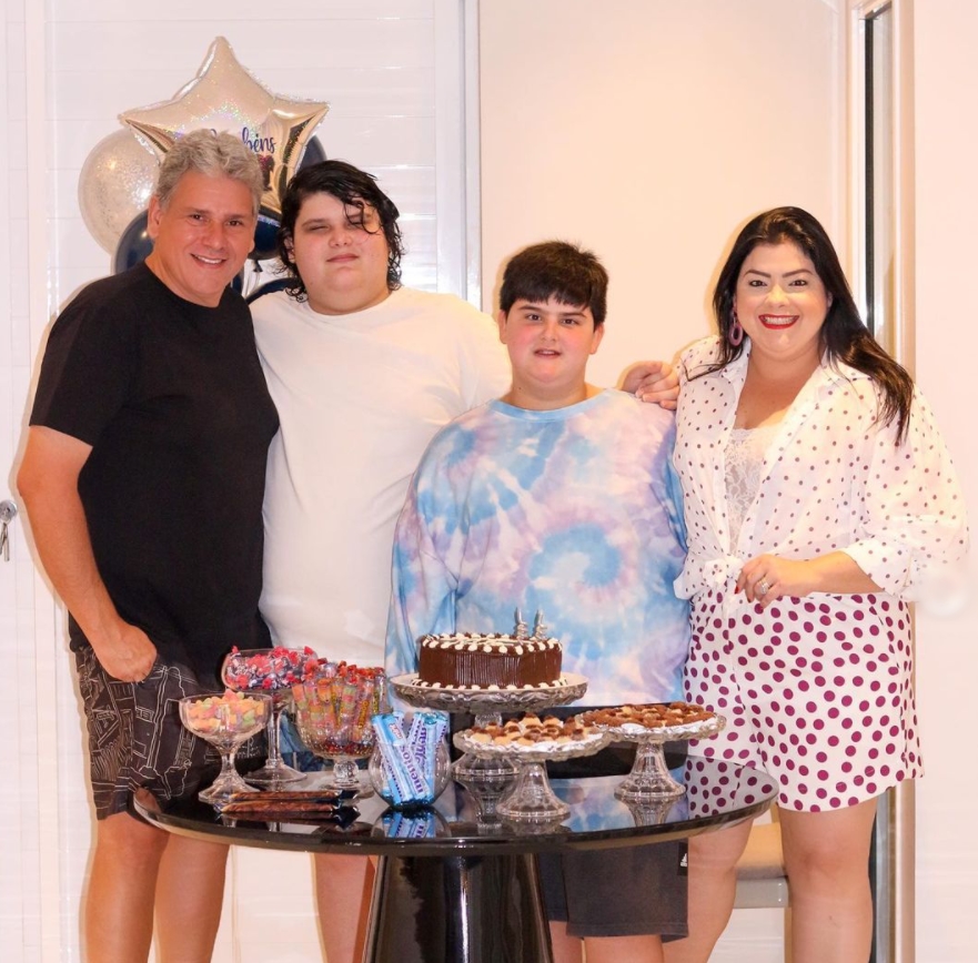 Viviane Almada e Tobias Barreto celebram os 11 anos de Zenilo