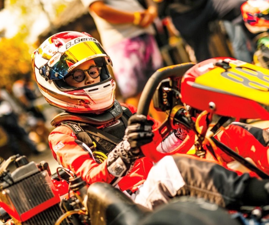 Bernardo Gentil nos preparativos para competir na segunda etapa da Copa São Paulo Light de Kart