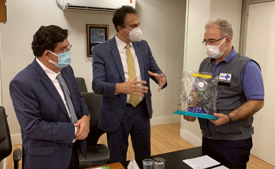 Camilo pede vacinas e habilitação do Hospital Regional do Vale do Jaguaribe ao ministro da Saúde, Marcelo Queiroga Camilo pede vacinas e habilitação do Hospital Regional do Vale do Jaguaribe ao ministro da Saúde, Marcelo Queiroga