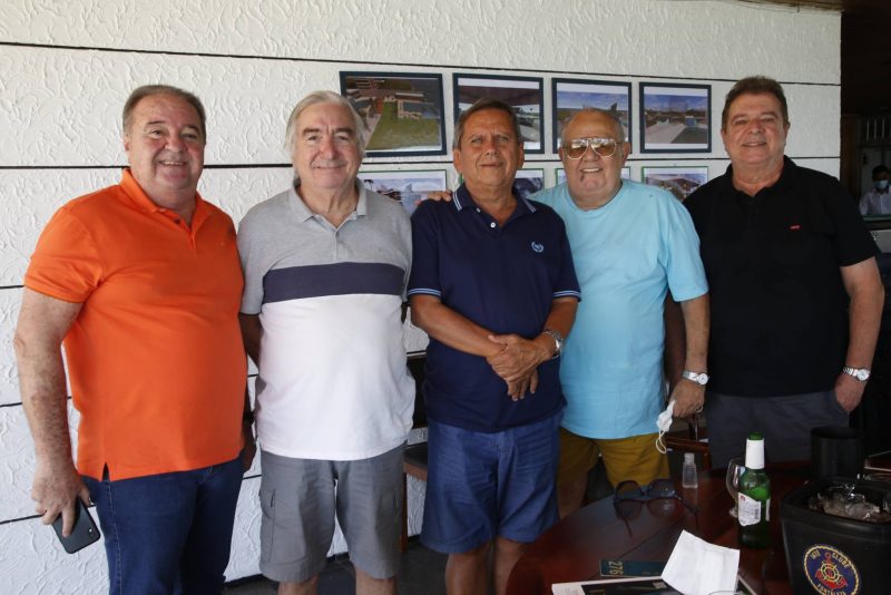 67 anos de história - Comodoro Licinho Correa pilota a comemoração do 67º aniversário do Iate Clube de Fortaleza