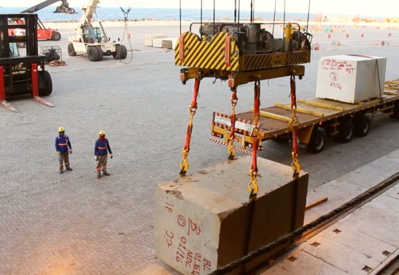 Porto do Pecém exportou mais de 13 mil toneladas de blocos de granito até abril Porto do Pecém exportou mais de 13 mil toneladas de blocos de granito até abril