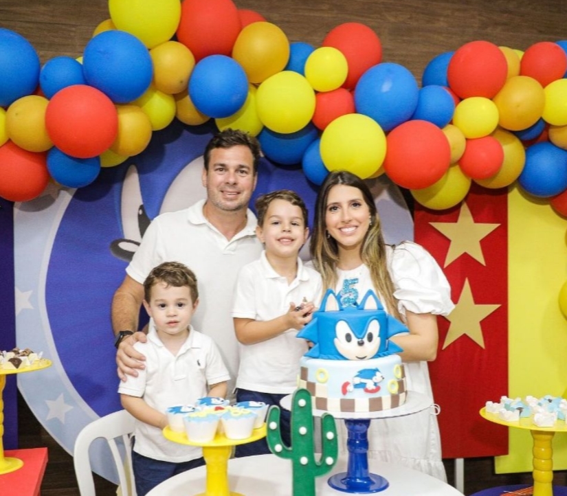 Tayra e Léo Aguiar celebram os cinco anos do pequeno Álvaro