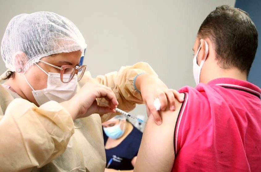 Prefeitura de Fortaleza já aplicou mais de 876 mil doses de vacinas contra a Covid