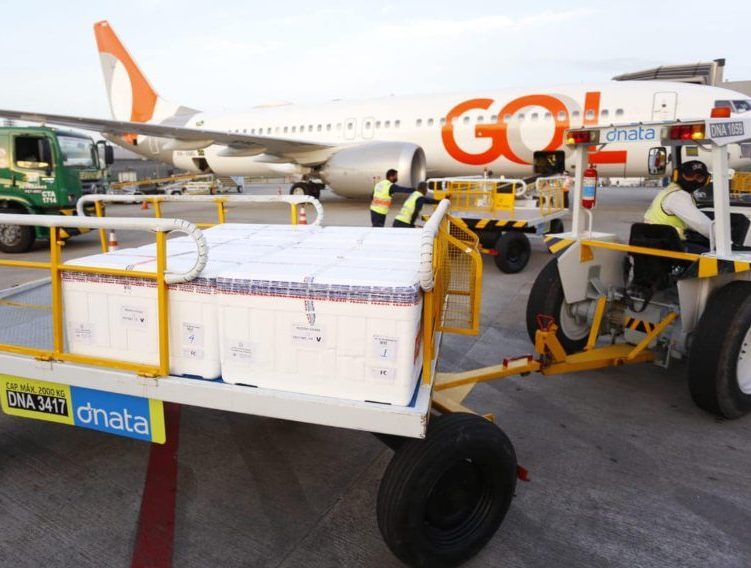 Ceará recebe 267.350 doses de vacinas contra a Covid-19 neste fim de semana Ceará recebe 267.350 doses de vacinas contra a Covid-19 neste fim de semana