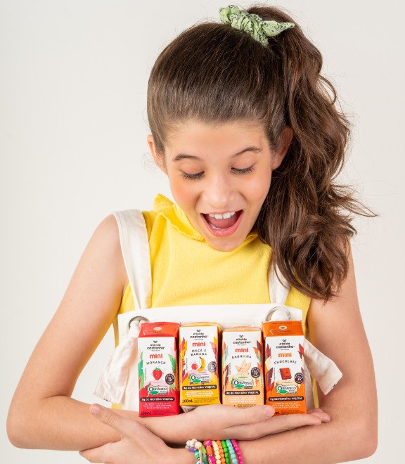 A Tal da Castanha lança bebida com ingredientes naturais para incluir na lancheira das crianças A Tal da Castanha lança bebida com ingredientes naturais para incluir na lancheira das crianças
