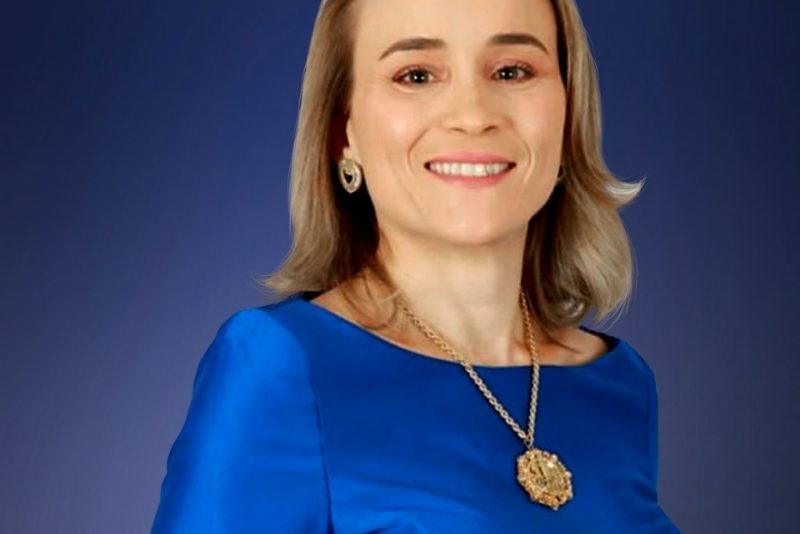 Fernanda Pacobahyba é capa e recheio da nova edição da Revista INSIDER