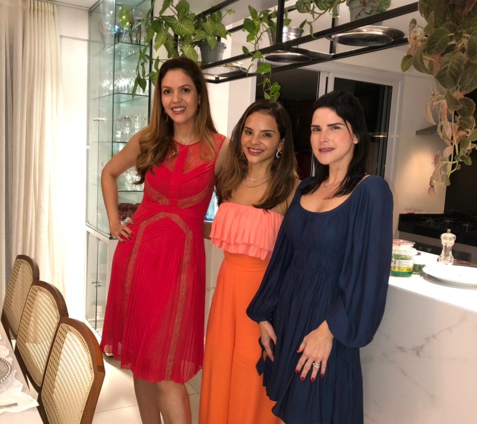 Ana Flávia Torquato e Célio Gurgel armam recepção em seu elegante apê para jantar descontraído Ana Flávia Torquato e Célio Gurgel armam recepção em seu elegante apê para jantar descontraído