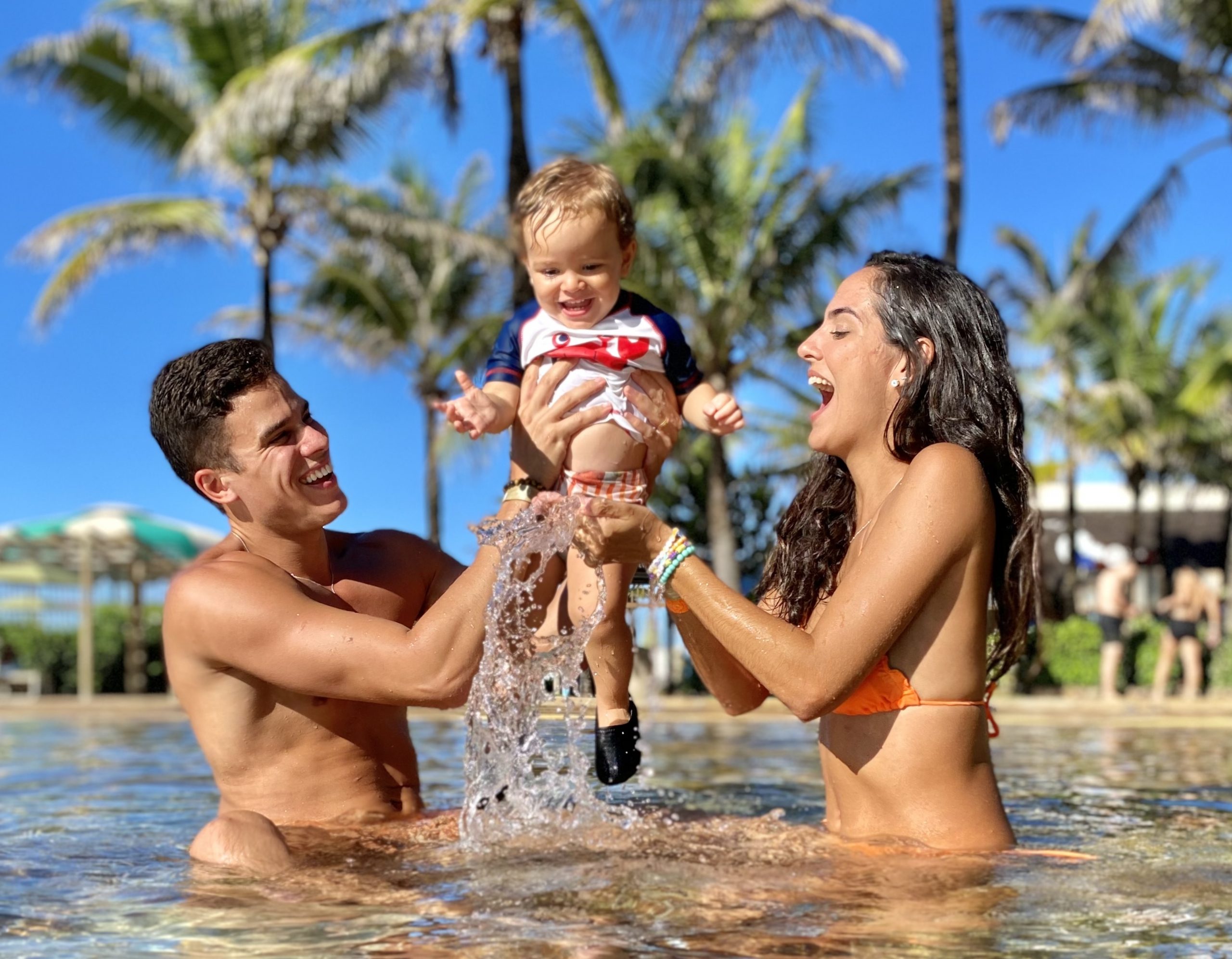 Maria e Marcos Lessa levam o pequeno Miguel para conhecer o Beach Park Maria e Marcos Lessa levam o pequeno Miguel para conhecer o Beach Park