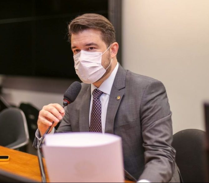 Deputado Pedro Bezerra assume 2ª-vice-presidência da Cespo, na Câmara Federal Deputado Pedro Bezerra assume 2ª-vice-presidência da Cespo, na Câmara Federal