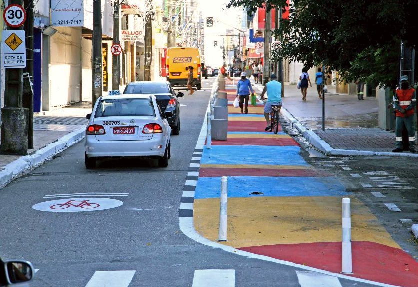 Prefeitura de Fortaleza implanta novo limite de velocidade em vias do Centro Prefeitura de Fortaleza implanta novo limite de velocidade em vias do Centro