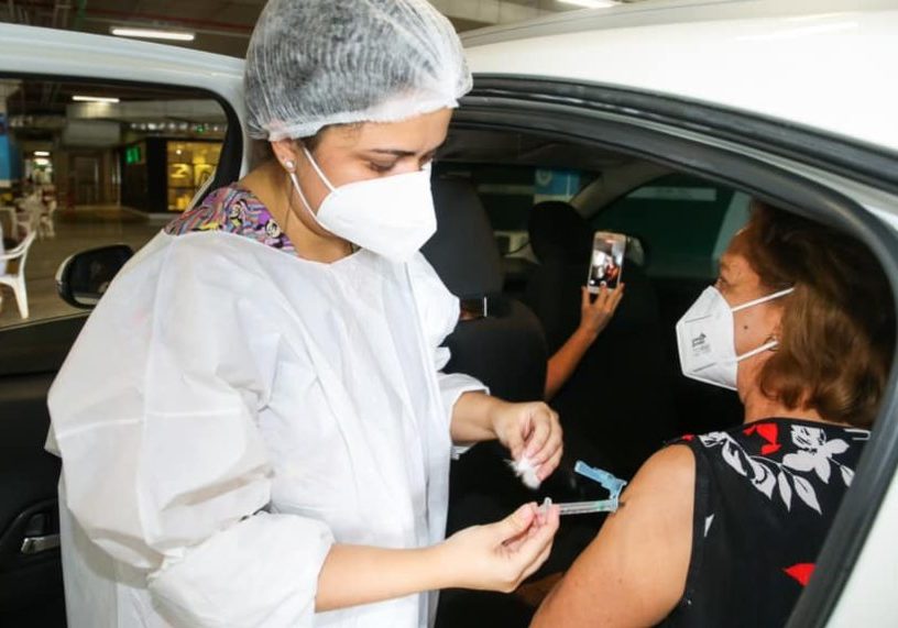 Prefeitura de Fortaleza já vacinou 1,12 milhão de pessoas com a primeira dose Prefeitura de Fortaleza já vacinou 1,12 milhão de pessoas com a primeira dose