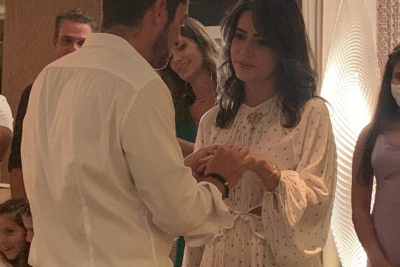 Love is in the air - Camila e Paulo Benevides renovam os votos de casamento em cerimônia intimista