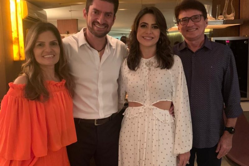 Love is in the air - Camila e Paulo Benevides renovam os votos de casamento em cerimônia intimista