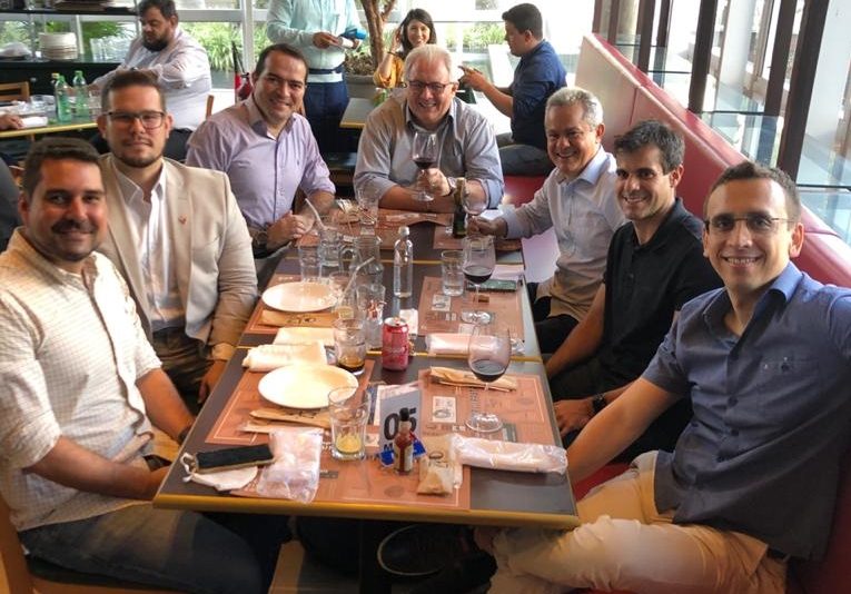 Zio Cucina, no BS Design, é palco de almoço descontraído entre a diretoria do Fortaleza e da Zenir