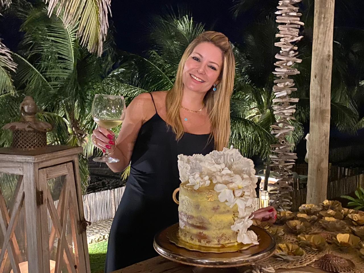 Tatiana Luna dá continuidade às comemorações da nova idade em Icaraizinho de Amontada Tatiana Luna dá continuidade às comemorações da nova idade em Icaraizinho de Amontada
