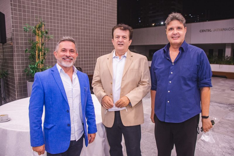 Momento histórico - Ricardo Cavalcante e Rogério Marinho assinam portaria que regulamenta a renegociação de dívidas do Finor e Finam