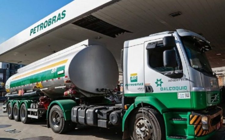 Petrobras arrecada R$ 11,4 bi ao vender sua participação na BR Distribuidora