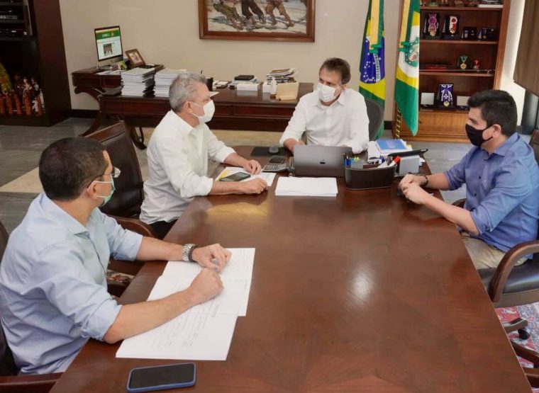 Camilo e Sarto discutem novos projetos dentro do programa Juntos por Fortaleza