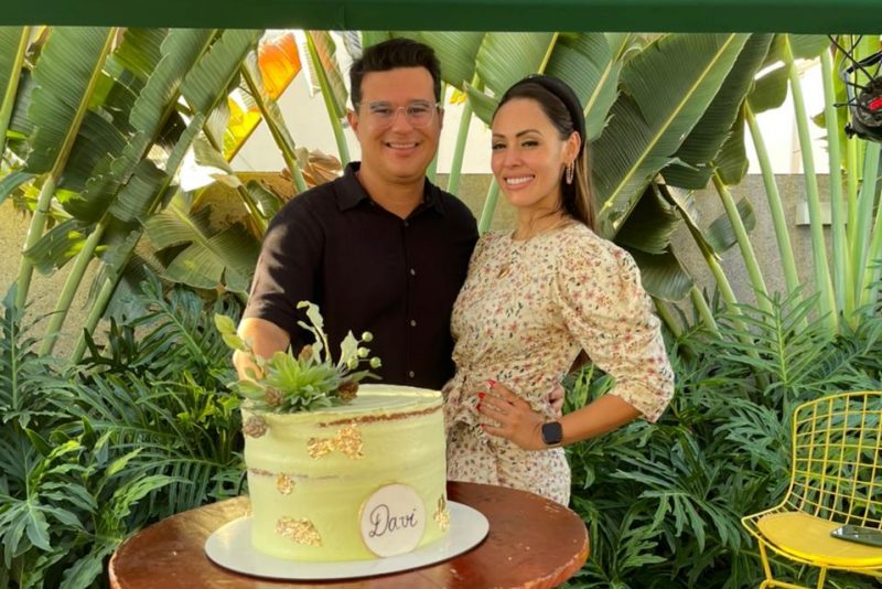 Davi Pontes ganha sessão parabéns surpresa para marcar a nova idade