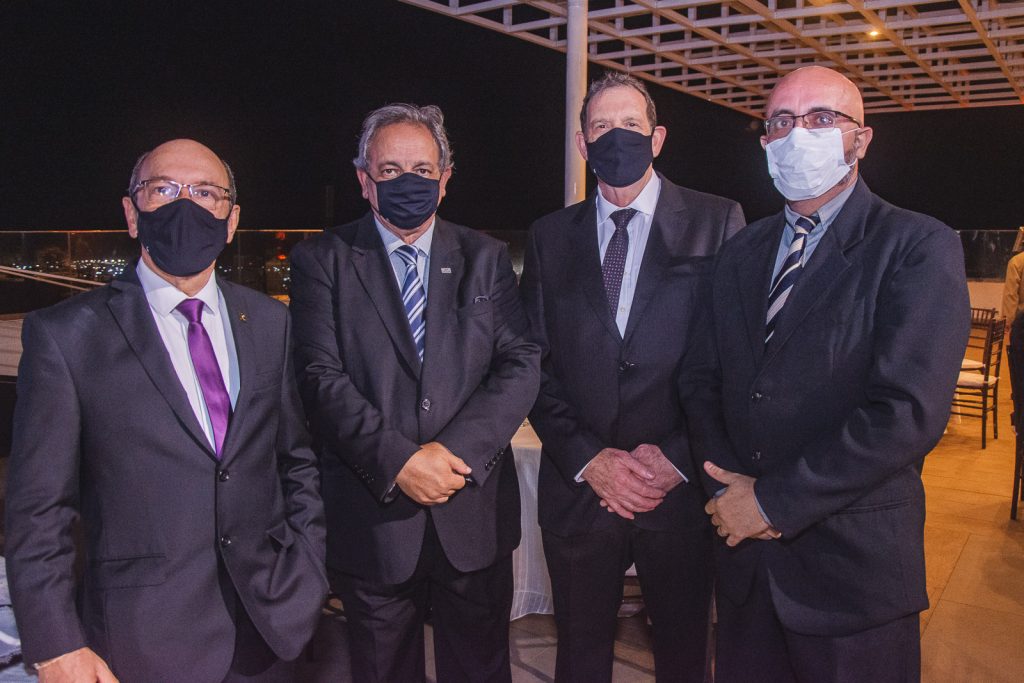 
				Andre Montenegro, Emilio Moraes, Jaime Belicanta E Lincon Nogueira
				