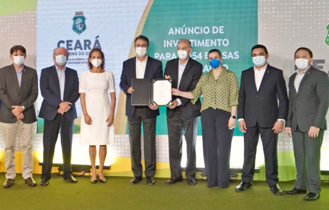 Camilo anuncia investimento de R$ 92 mi em 2.054 bolsas de formação acadêmica Camilo anuncia investimento de R$ 92 mi em 2.054 bolsas de formação acadêmica