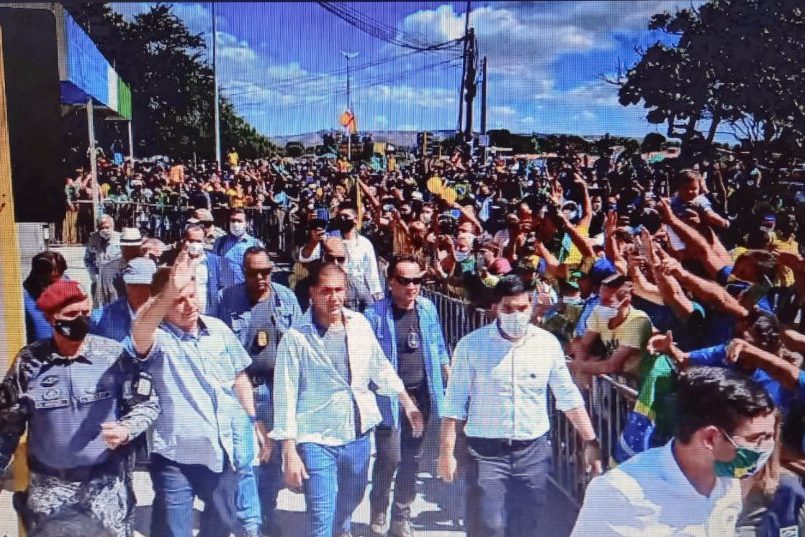 Jair Bolsonaro desembarca no Cariri para entregar 2,8 mil moradias populares