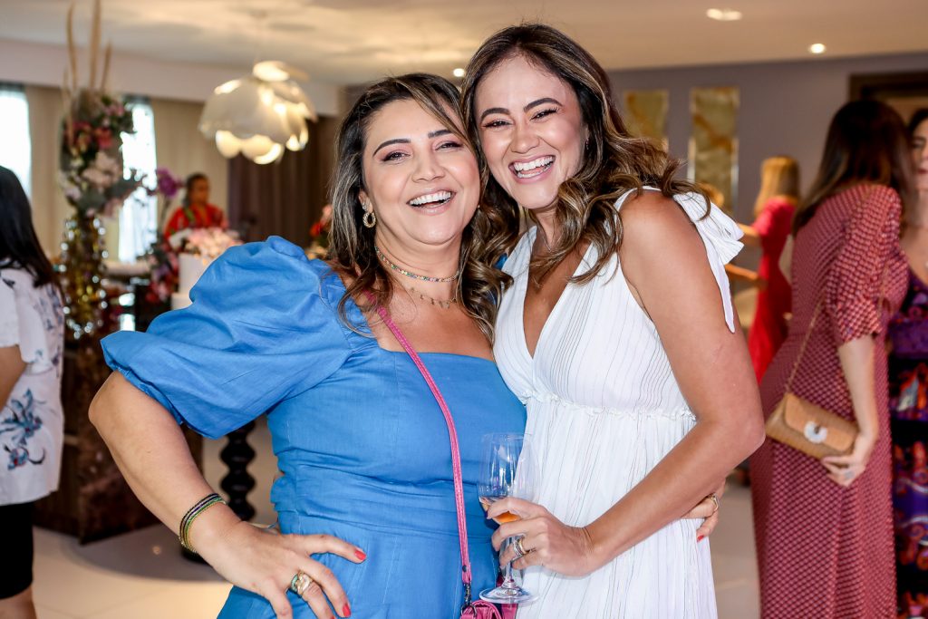 Claudia Possidonio E Bia Bezerra