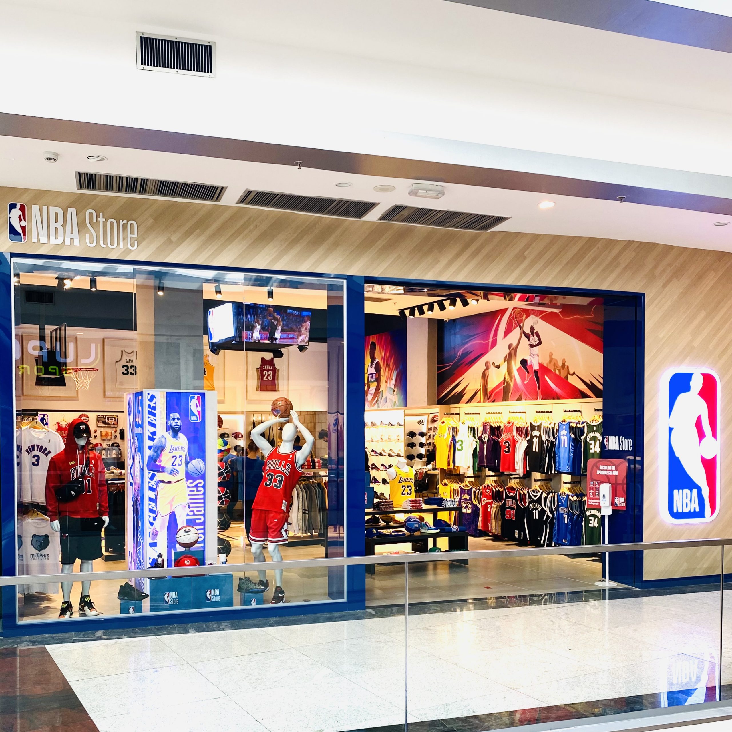 Shopping Iguatemi Fortaleza inaugura a primeira NBA Store do Norte-Nordeste