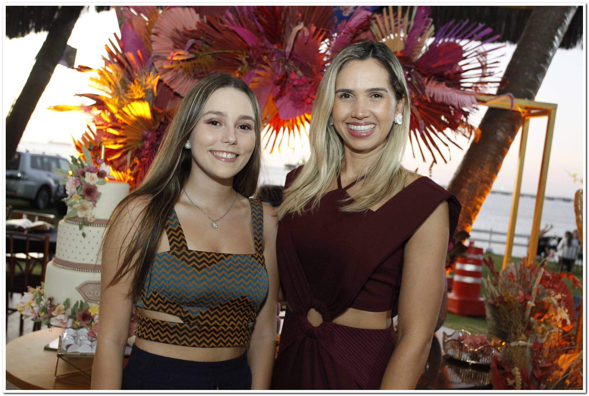 Julia Araujo E Nayana Ataide